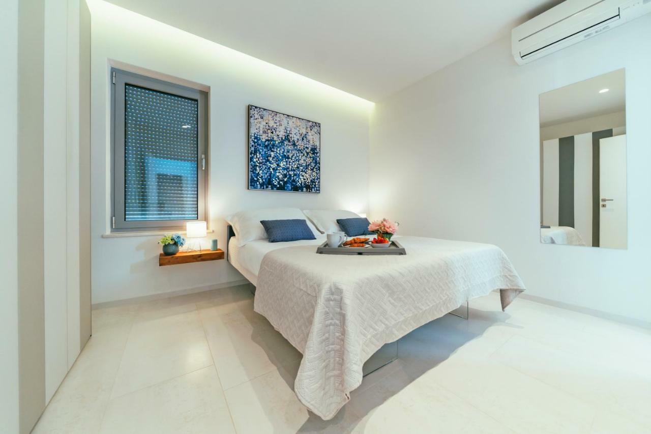 Unique Luxury Designers Apartment Right Next To The Beach Sukosan Exterior photo